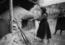 Έβγα μάνα μου