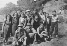 Ένα μήλο κόκκινο