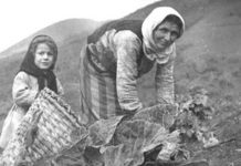 Αγγέλω κρένει η μάνα σου