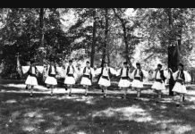 Ξημέρωσ’ η Ανατολή.