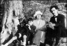 Τι έχεις καημένη κόρη