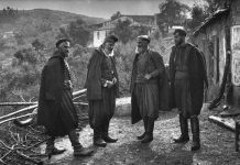 Μάνα λούγε με