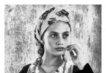 Πρωτοκοπέλα του χωριού